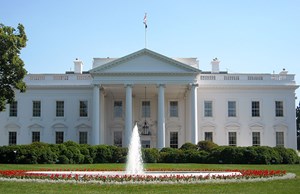 الرؤساء الأميركيون ممنوعون من قيادة السيارة وفتح النوافذ في البيت الابيض!