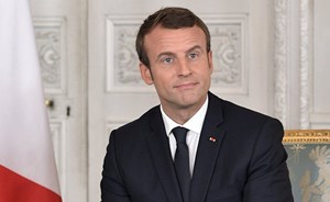 الرئيس الفرنسي في مأزق شديد الحرج أمام ضيوفه.. ماذا حدث ؟