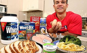 نصائح غذائية لبناء العضلات وحمايتها