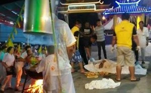 بالفيديو.. لحظة موت زعيم طائفة وثنية بعد “غليانه” في وعاء معدني حبس نفسه فيه وأُوقدت تحته النار