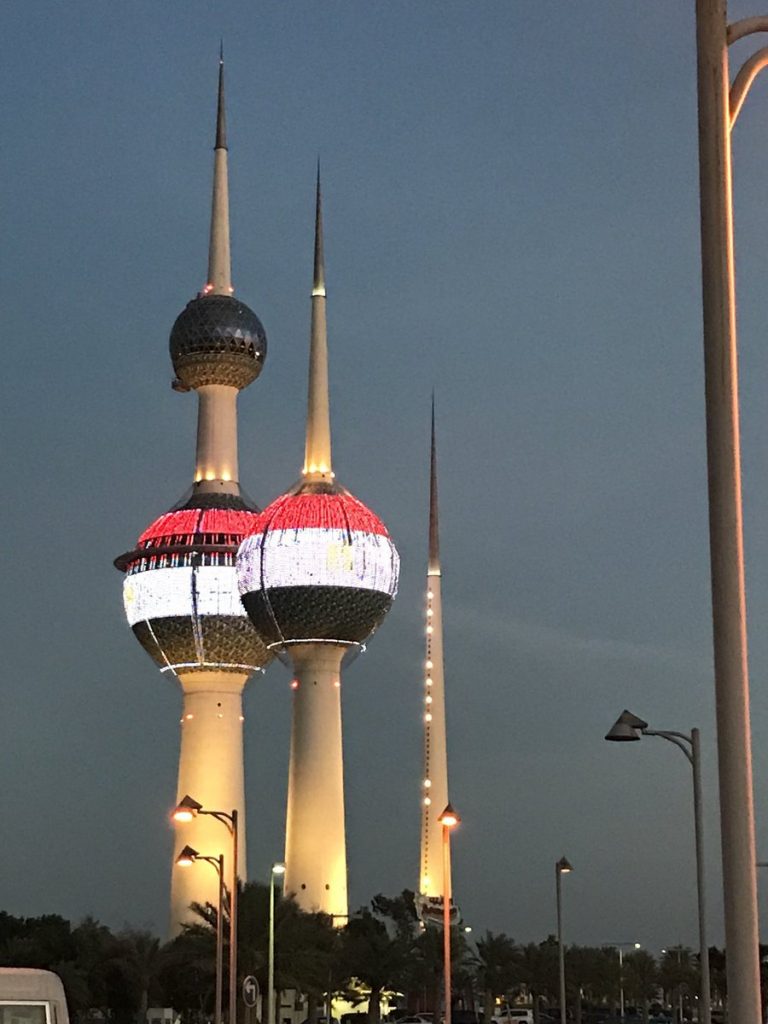 صورة| ابراج #الكويت تتوشح بالعلم المصري