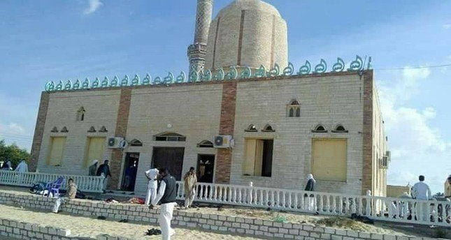 القوات الجوية المصرية دمرت سيارتين يستقلهما 15 مسلحا