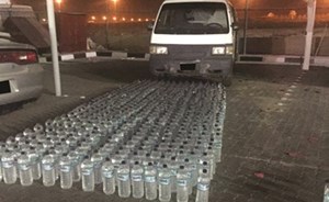 «ديليفري» الخمور المحلية ضبط بـ 100 بطل محلي فأرشد عن 650 في باص بالمهبولة