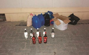 تفتيش احترازي لـ 3 مواطنين يكشف عن كوكتيل مخدرات