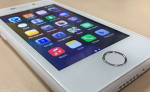لصة “وقحة” تطلب من صاحبة هاتف مسروق رمز التشغيل بعد شهر من فقدانه