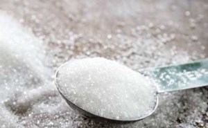 علموا أنه يصيب بأمراض القلب وسرطان المثانة.. مصنعو السكر يبذلون جهداً لإخفاء الآثار الصحية له