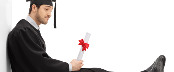 إذا أردت أن تصبح غنياً: 10 تخصصات عليك الابتعاد عن دراستها بالجامعة