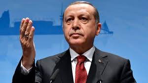 هكذا رد أردوغان على طفلة نادته أثناء إلقائه خطابا