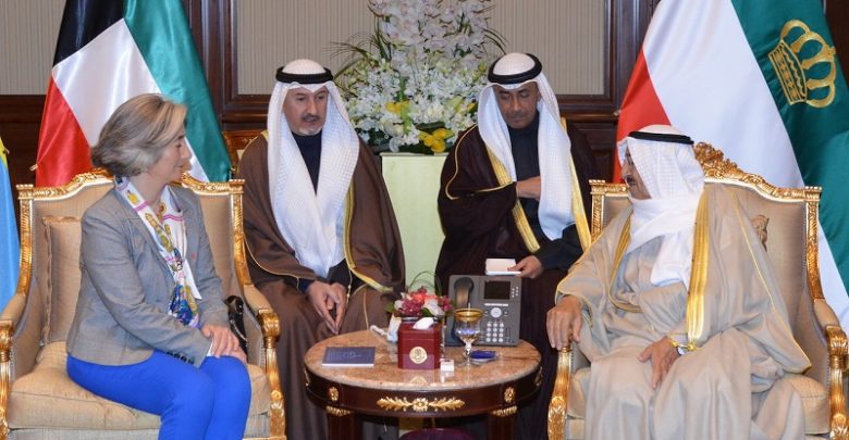 سمو الأمير يتسلم أوراق اعتماد عدد من السفراء لدى البلاد