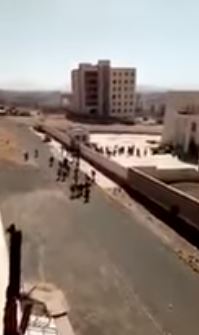 فيديو | أنصار #صالح يأسرون العشرات من الحوثيين بـ #صنعاء