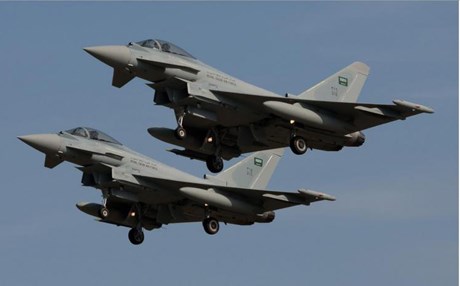 طيران التحالف يلقي منشورات على مدن يمنية تبارك الانتفاضة ضد الحوثيين