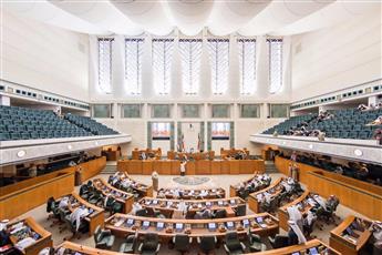 نواب: اليقظة لمواجهة تطورات «الربيع الإيراني»