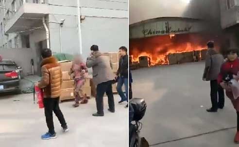 شاهد…ماذا حدث لعامل ضحى بحياته وسط النار لينقذ هاتفه الجوال؟
