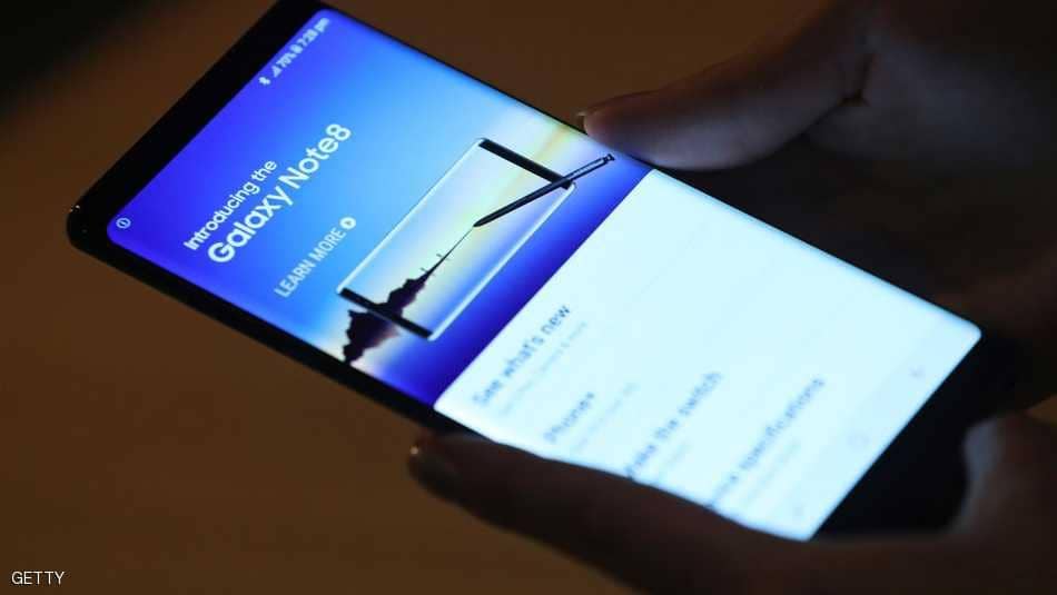 غالاكسي نوت8 في مأزق بسبب البطارية.. ومدون يكشف حلا مؤقتا