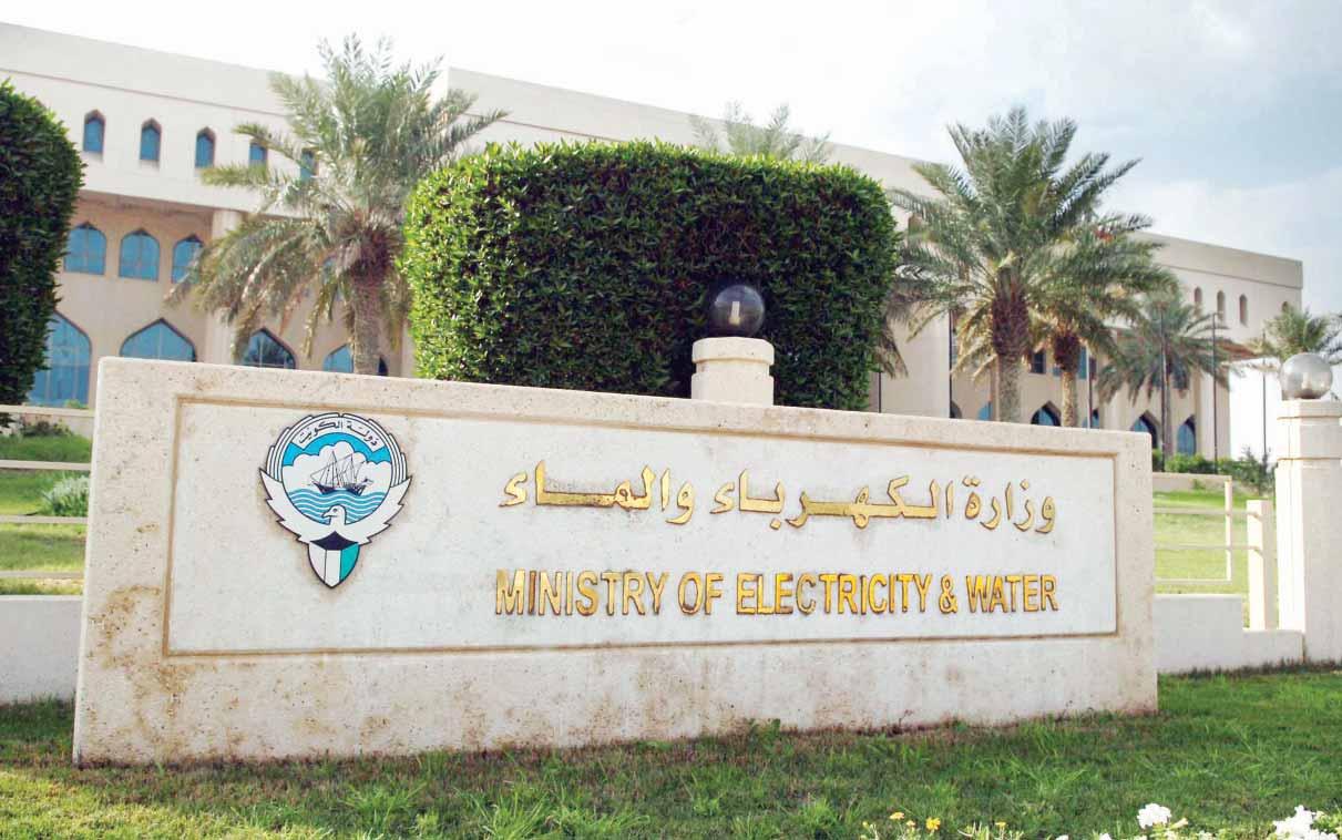 الكهرباء : لن نقطع التيار عن المتخلفين عن السداد