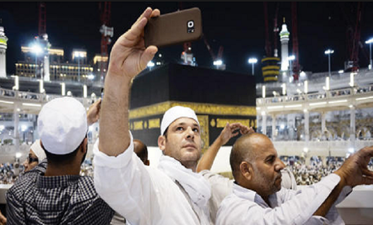 الأوقاف للمعتمرين: التصوير داخل الحرمين.. ممنوع