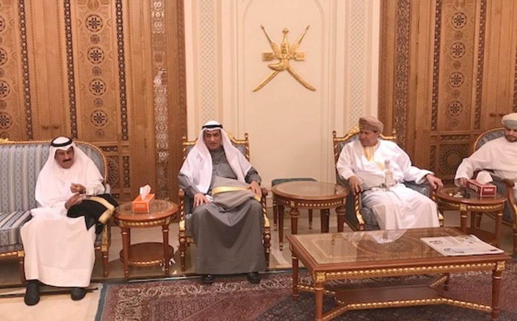 وزير النفط يصل إلى مسقط للمشاركة باجتماع مراقبة انتاج النفط
