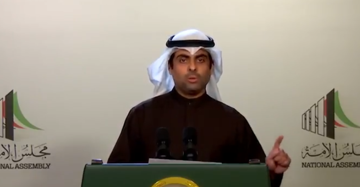 بالفيديو..رياض العدساني: أهدد النواب ولا أحذرهم .. أي نائب يوجه لي تهمة أرد عليه بعشرة