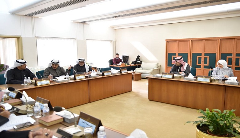 الحكومة تطلب سحب 50 مشروع قانون من “الأولويات”