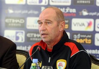 مدرب منتخب عمان: منافسنا البحريني يعتمد على المرتدات ومستعدون له فنياً وذهنياً