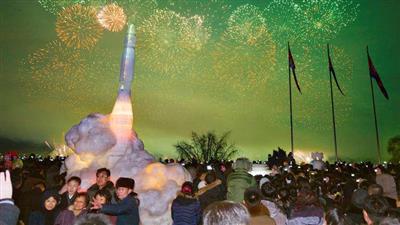 بالصور…صواريخ باليستية «جليدية» وسط بيونغ يانغ