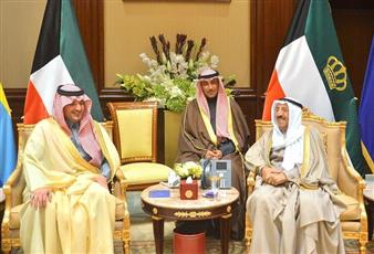 سمو الأمير يستقبل وزير الداخلية السعودي