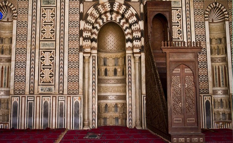 وفاة مفاجئة لخطيب جمعة مصري أثناء حديثه عن الموت!!