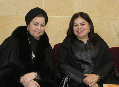 ابتسامات وضحكات النجوم في عزاء الجداوي تثير الجدل