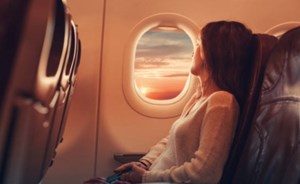 للمسافرين.. احذروا تناول هذه الأدوية على متن الطائرة