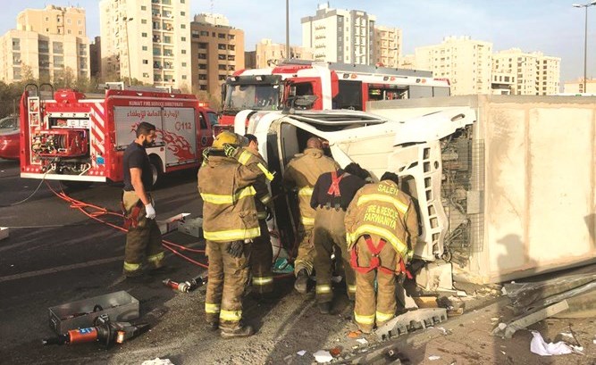 انقلاب مركبة على «الملتقى» يكشف عن تعاطي شابين