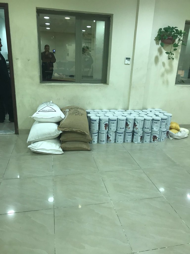 ضبط مواد تموينية وحليب مدعوم بحوزة وافد