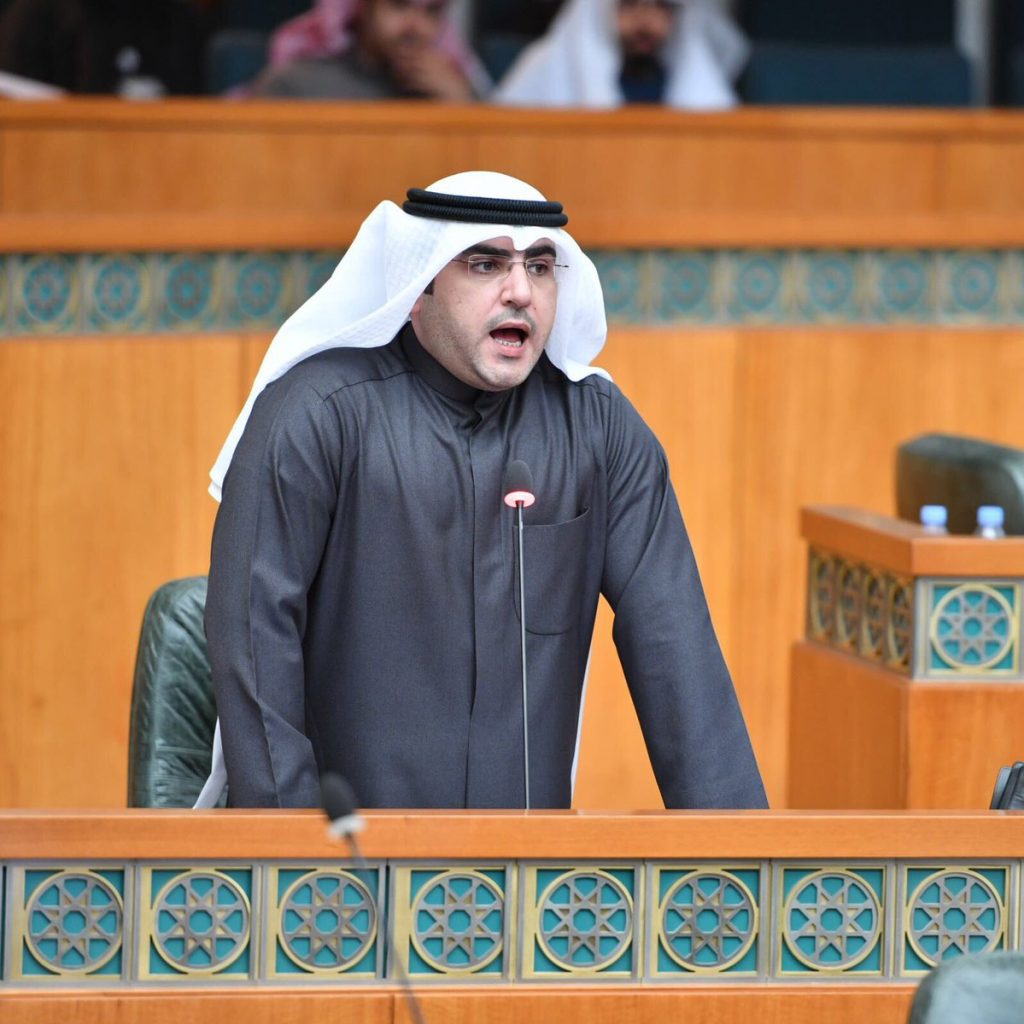 د. عبد الكريم الكندري: يتم تعيين الوافدين في الوزارات بالتلاعب وذلك عبر بند «الاستعانة»