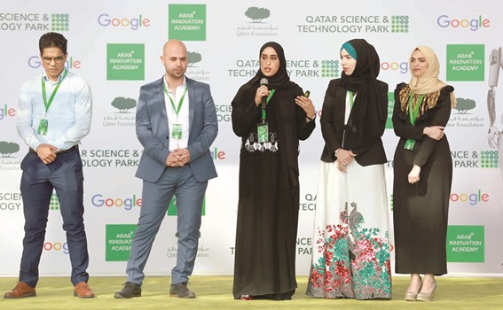 طالبة قطرية تبتكر برنامجًا يوفر 20 % من نفقات المطاعم