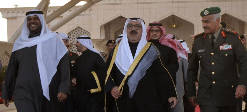 وزير الدفاع الشيخ ناصر صباح الأحمد الصباح يعود إلى أرض الوطن قادما من #قطر