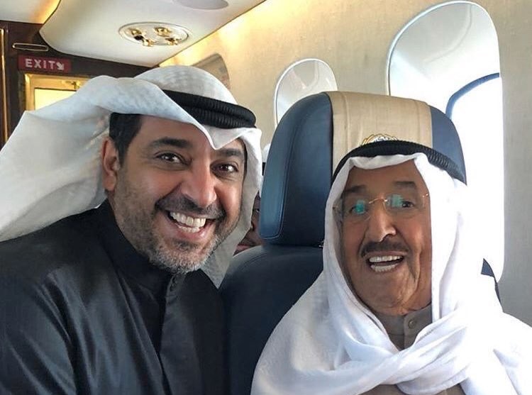 شاهد…سمو الأمير مع حفيده الشيخ صباح الصباح والشيخ محمد العبدالله في الطريق إلى #عزايز