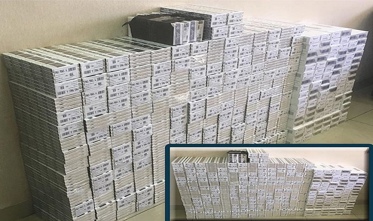 بالصورة | مسافر يقتحم #منفذ_السالمي بـ  304 “كروز” سجائر