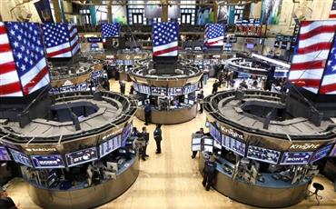 مؤشر داو جونز الأمريكي يستمر في تسجيل مزيد من الخسائر ويفقد 1000 نقطة