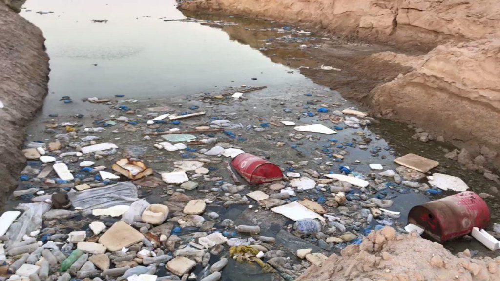 فيديو| بحيرة من الصرف الصحي في #مدينة_صباح_الاحمد والمواطنون “يستغيثون”