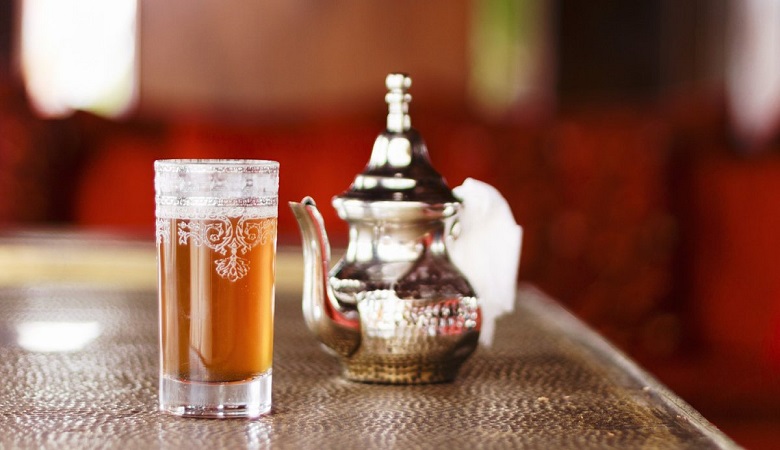 تحذير…شرب الشاي الساخن قاتل؟!