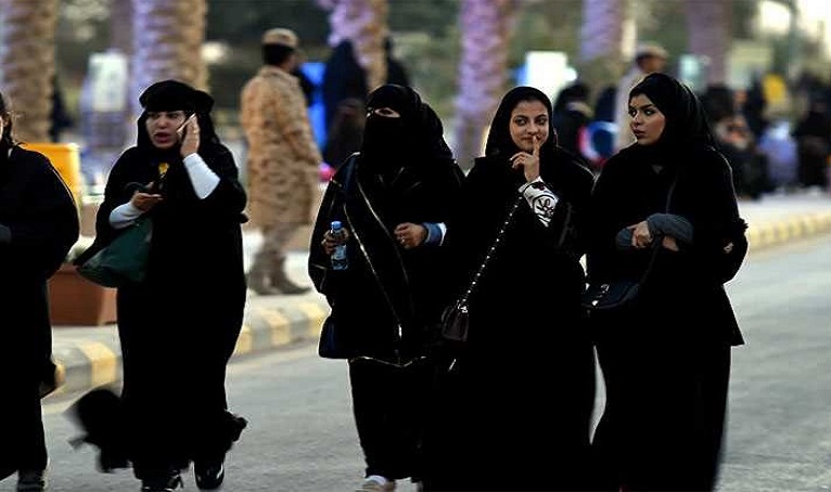 100 ألف كويتي يزورون إيران سنويًا