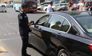 البحث عن فتاة أساءت إلى عسكري في «المرور»