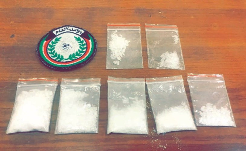 مواطن وخليجية ووافدان جمعتهم المخدرات وسقطوا بيد «سرية المهام»