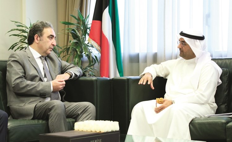 الحجرف ناقش الأوضاع الاقتصادية مع سفراء الجزائر وأذربيجان وإيطاليا