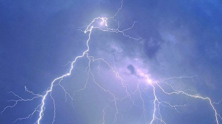 أمطار رعدية على بعض المناطق