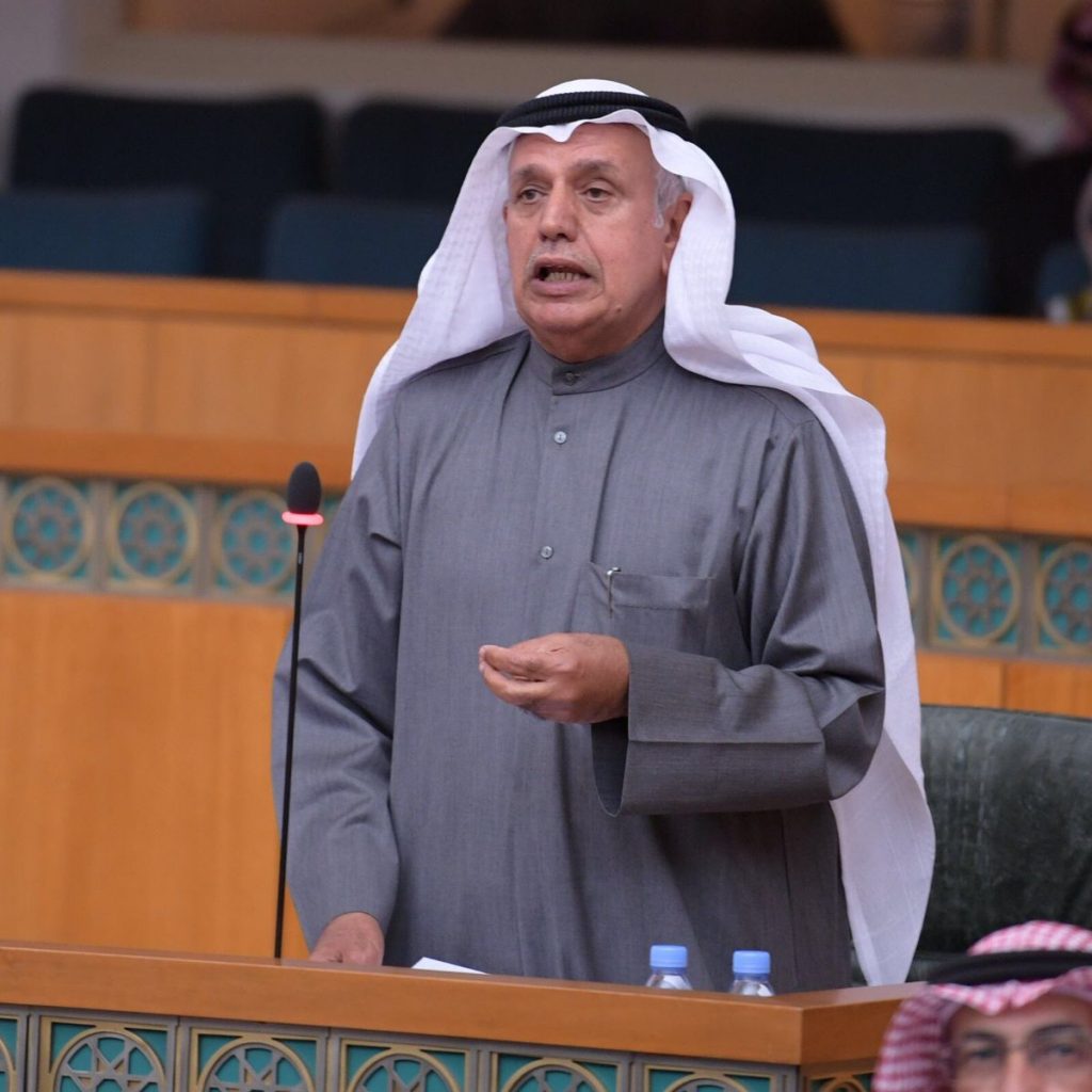 عبدالله الرومي: ألا يوجد لدى ضباطنا من عيال الكويت الخبرات الكافية؟
