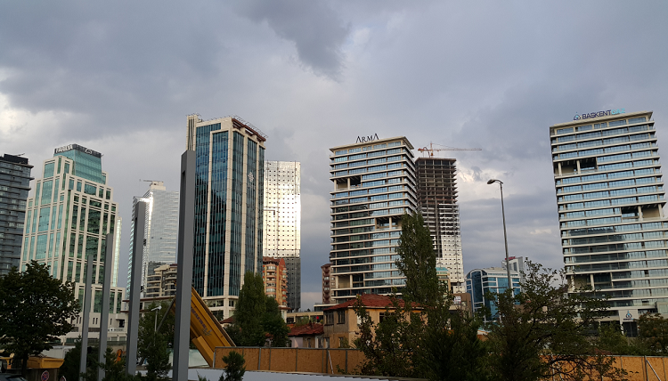 إحالة نواب سابقين وحاليين إلى “هيئة مكافحة الفساد “