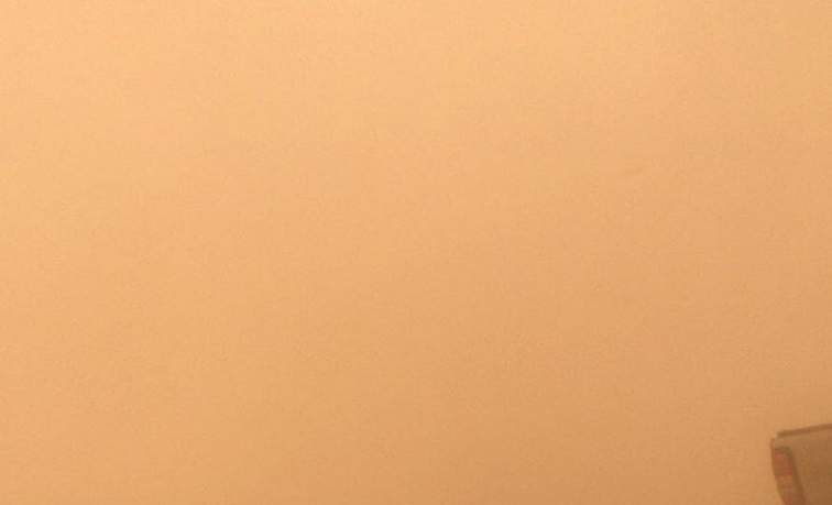 بالفيديو | عاصفة غبار قوية تضرب العبدلي