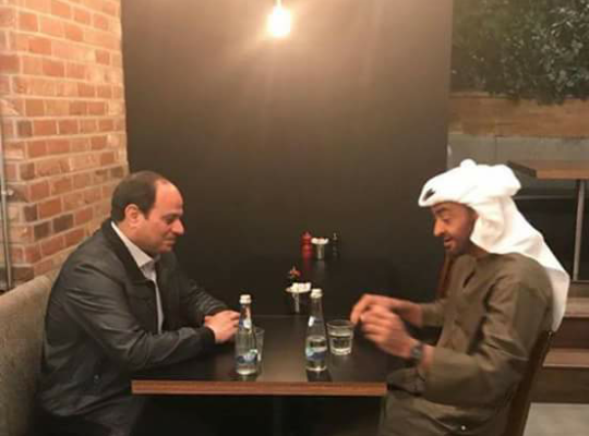 فيديو | #السيسي و #محمد_بن_زايد يتناولان العشاء في أحد المطاعم العامة بـ #أبو_ظبي