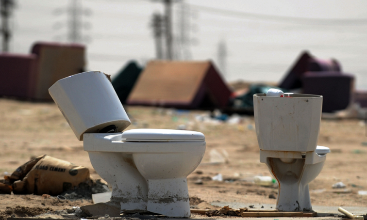 بالصور | مخالفات وإهمال في مواقع المخيمات مع نهاية موسم التخييم