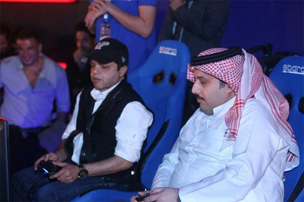 فيديو.. آل الشيخ وهنيدي فى مباراة مثيرة بأول أيام بطولة الألعاب الإلكترونية
